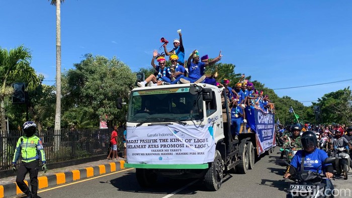 PSBS Biak Konvoi Juara ke Stadion Cenderawasih, Suporter Tumpah Ruah di Jalan