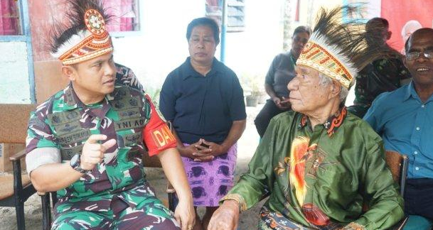 Dandim Biak Numfor Kunjungi Kediaman Maurits Rumaropen, Tokoh yang Lahir Menjelang Proklamasi